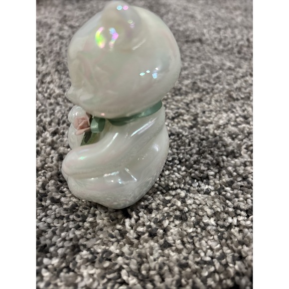 Fenton Iridescent Opalescent Art Glass Bear W/Green Bow & Pink Flower - Picture 2 of 5